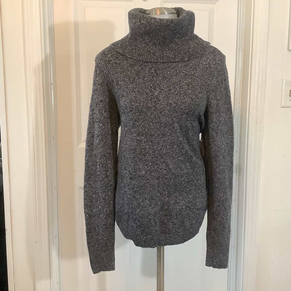TAHARI long sleeve stretch sweater color gray size Small